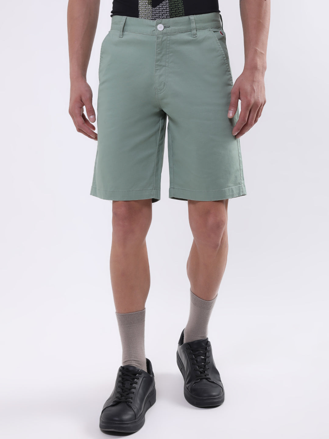 Iconic Men Olive Printed Regular Fit Shorts