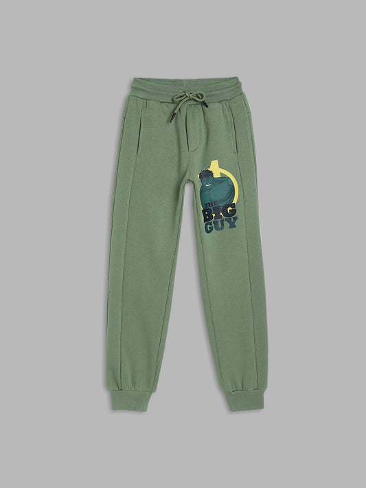 Blue Giraffe Boys Green Solid Regular Fit Sweatpant