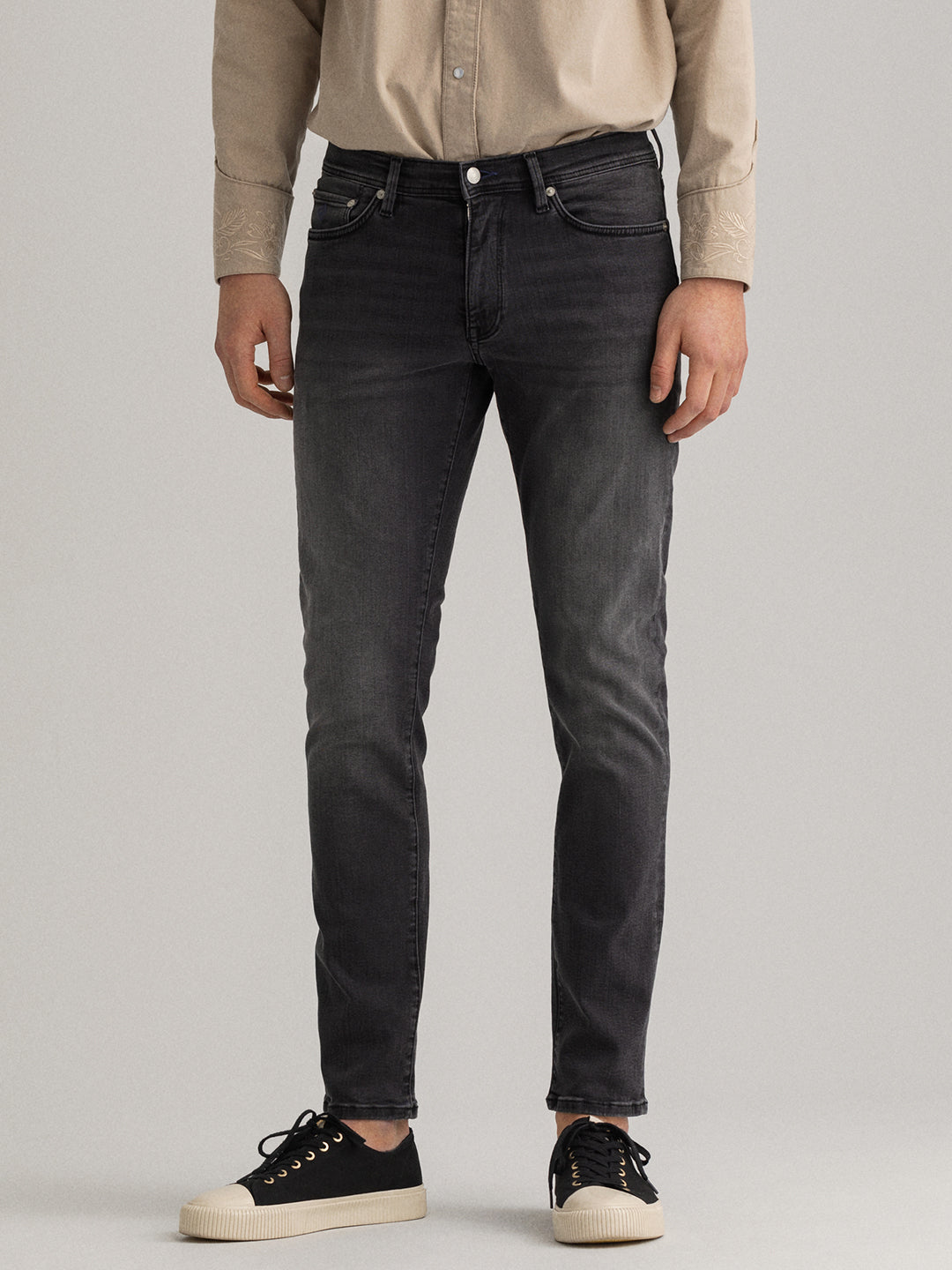 Gant Men Black Slim Fit Heavy Fade Jeans