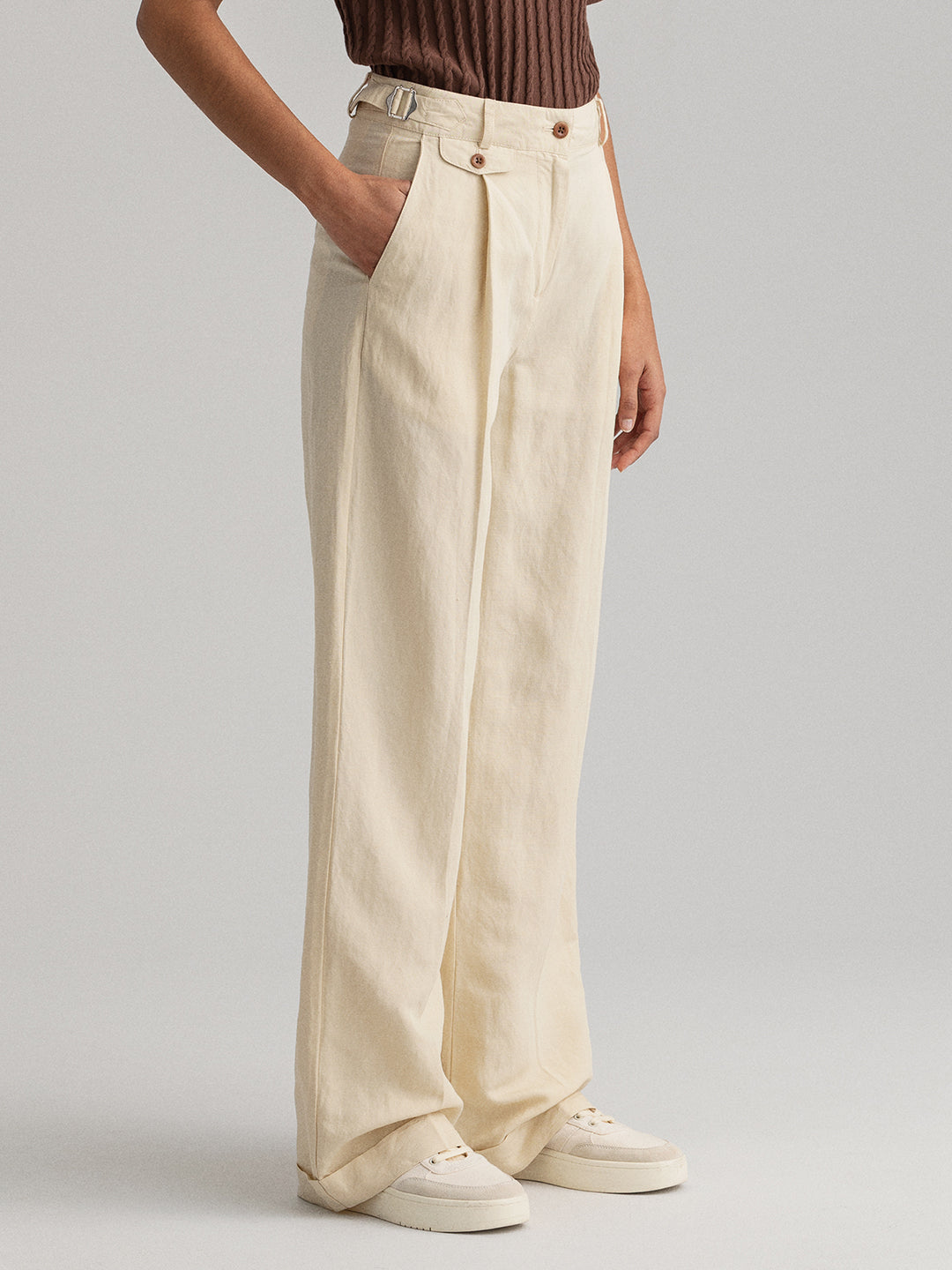 Gant Women Beige Solid Pleated Trousers