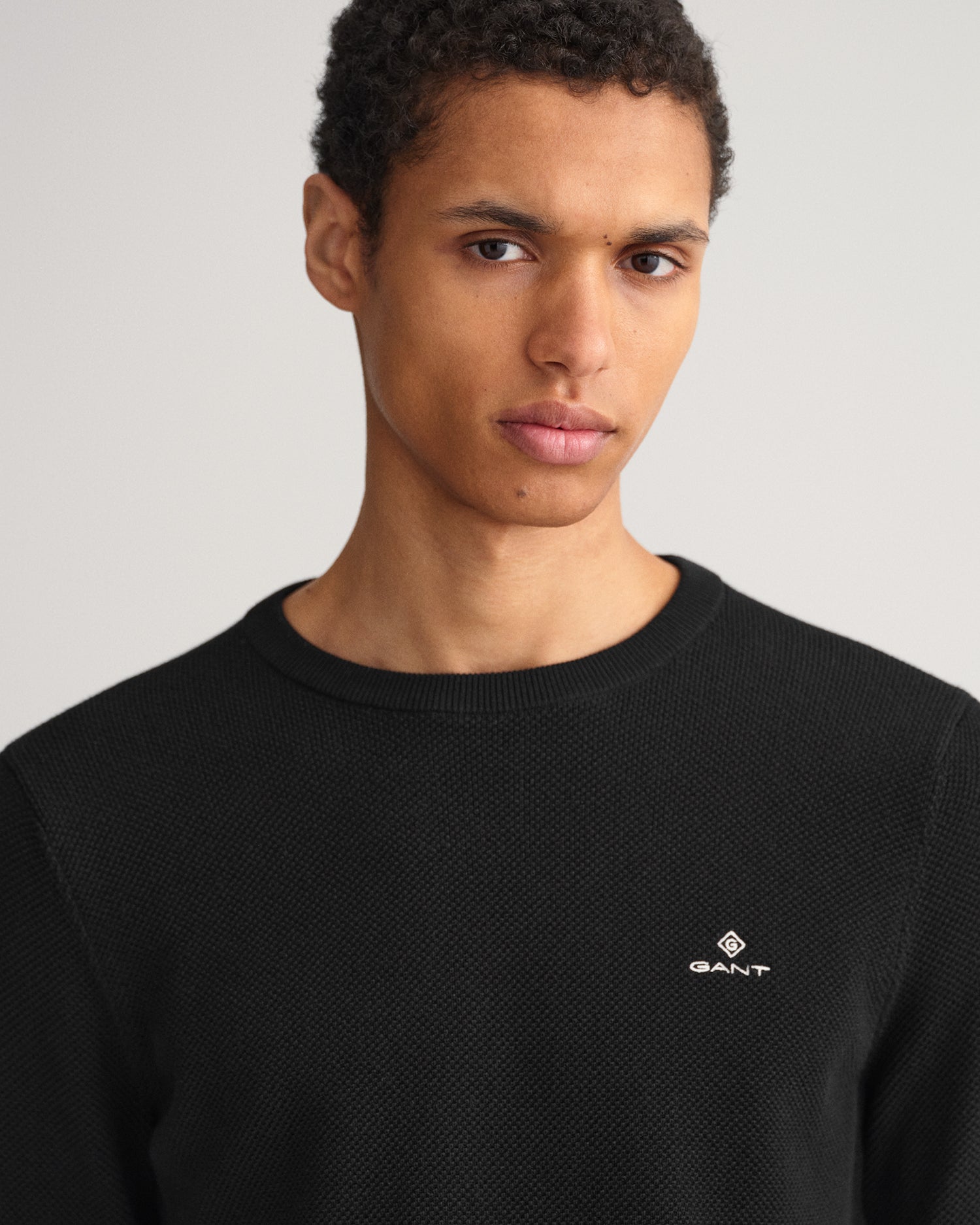 Gant Men Black Solid Round Neck Sweater