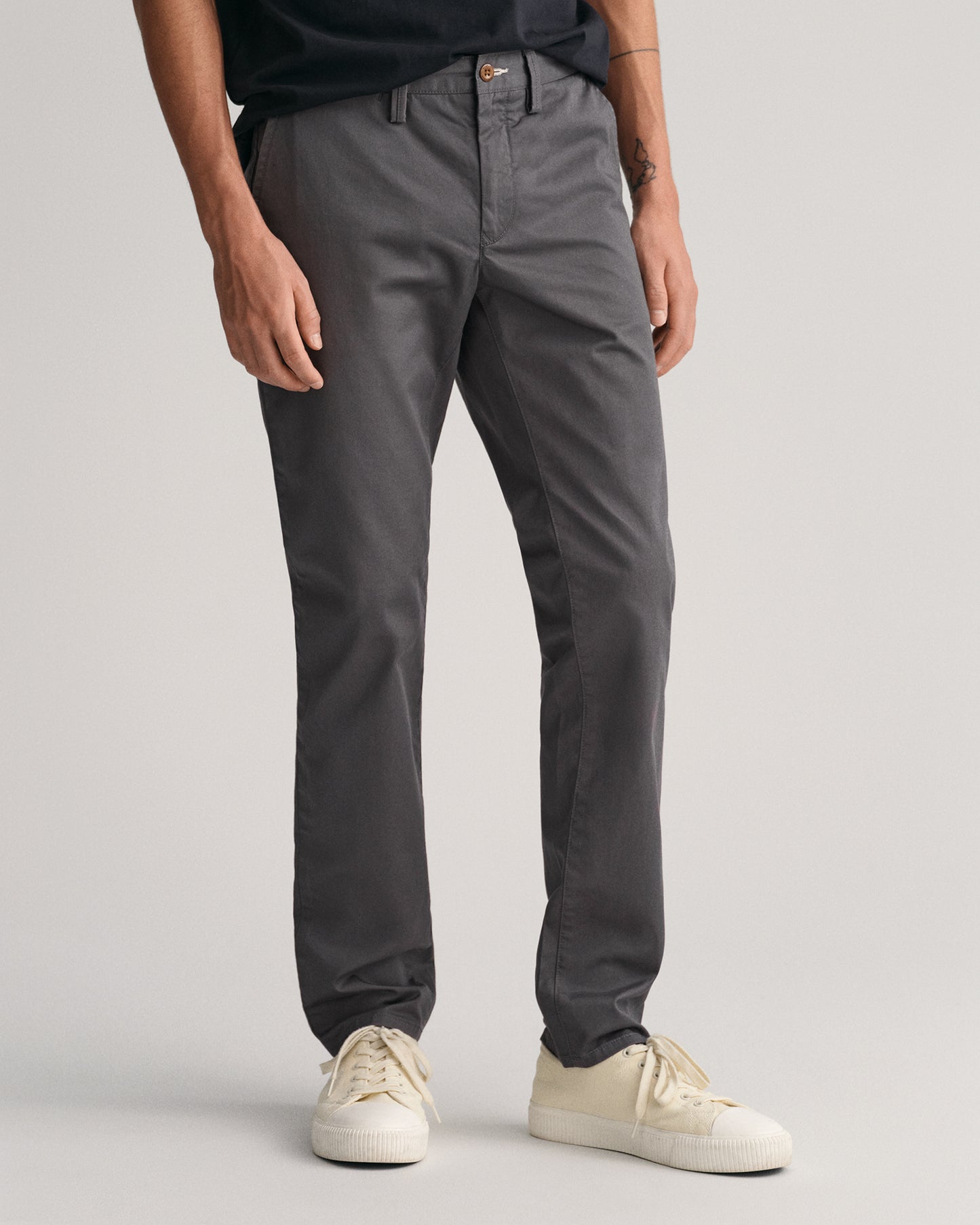 Gant Men Grey Solid Slim Fit Trouser