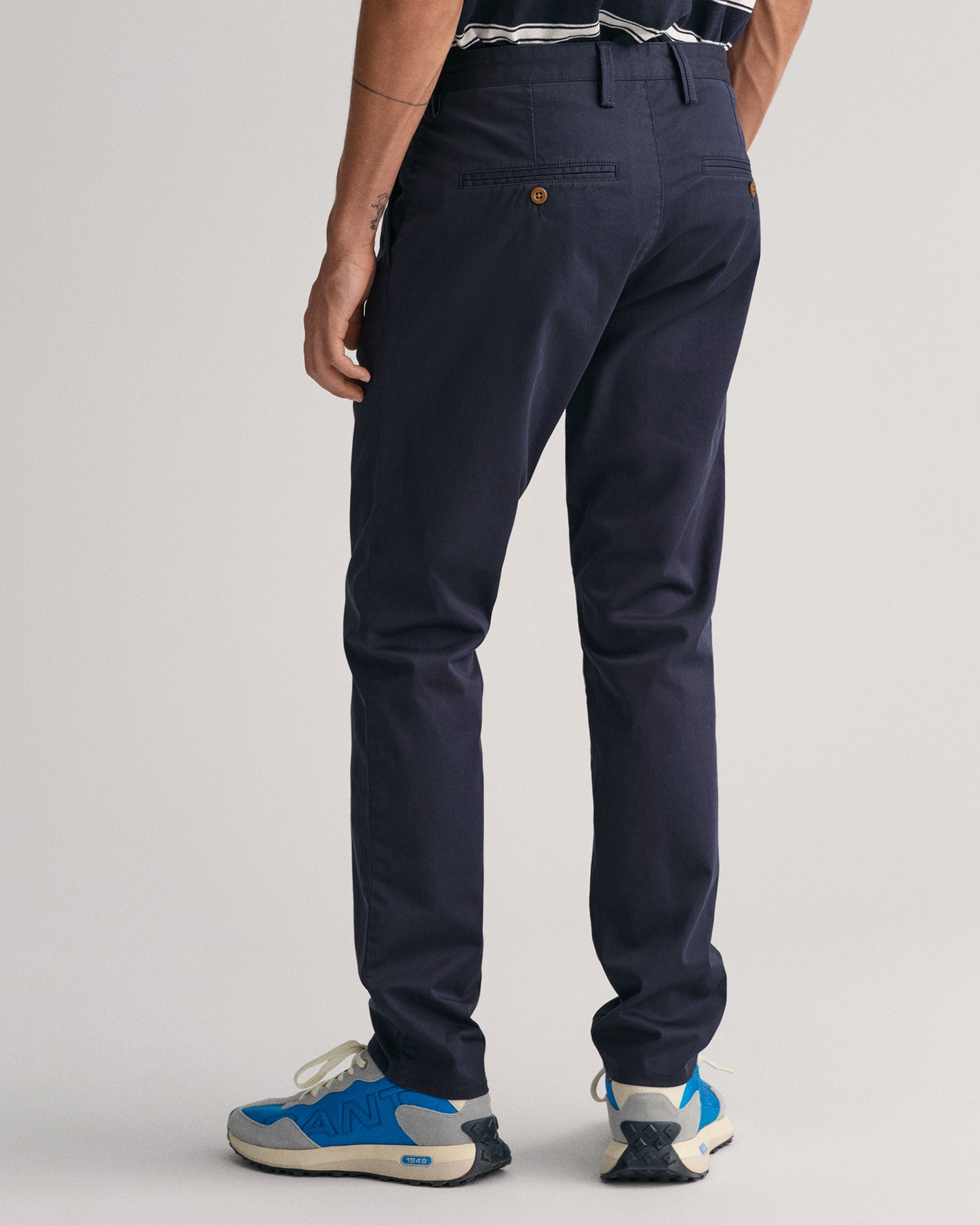 Gant Men Blue Solid Slim Fit Trouser