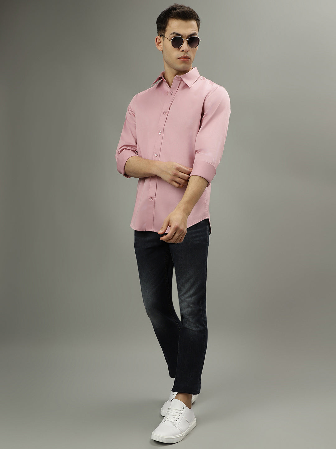 Iconic Men Pink Solid Spread Collar Full Sleeves Shirt