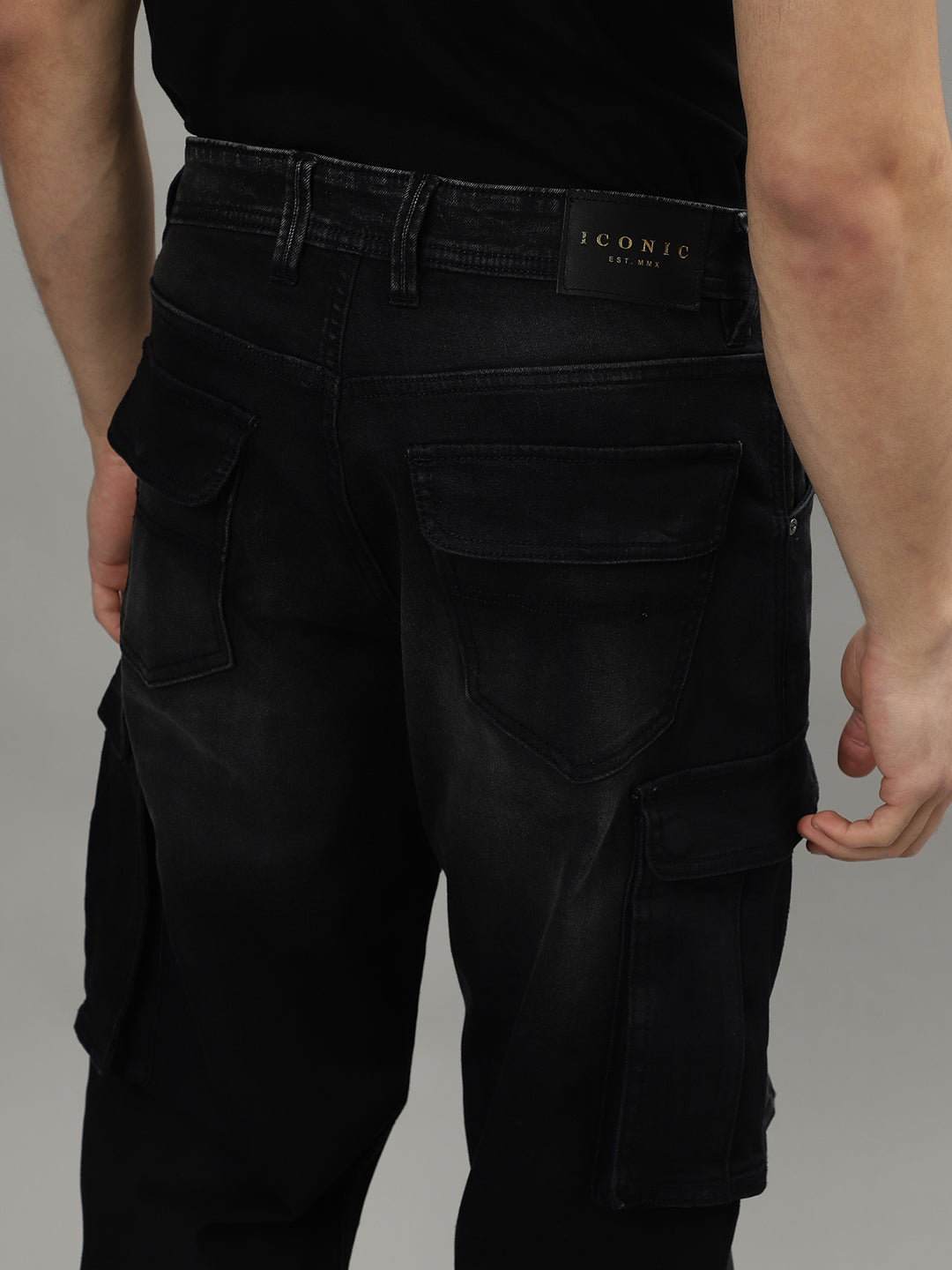 Iconic Men Black Solid Regular Fit Mid-Rise Jeans