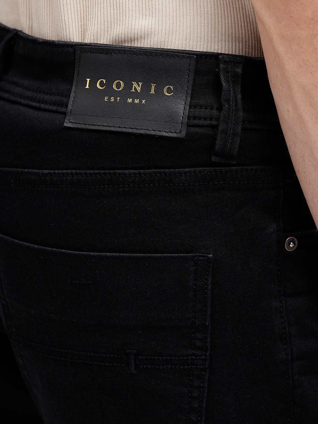 Iconic Men Black Solid Slim Tapered Fit Mid-Rise Jeans