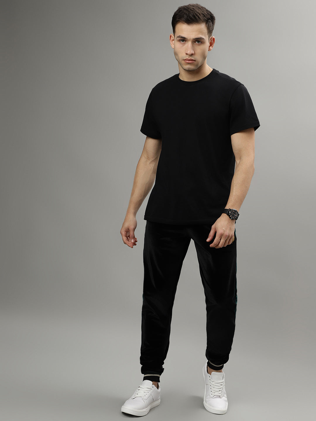 Iconic Men Black Solid Regular Fit Mid-Rise Trackpant