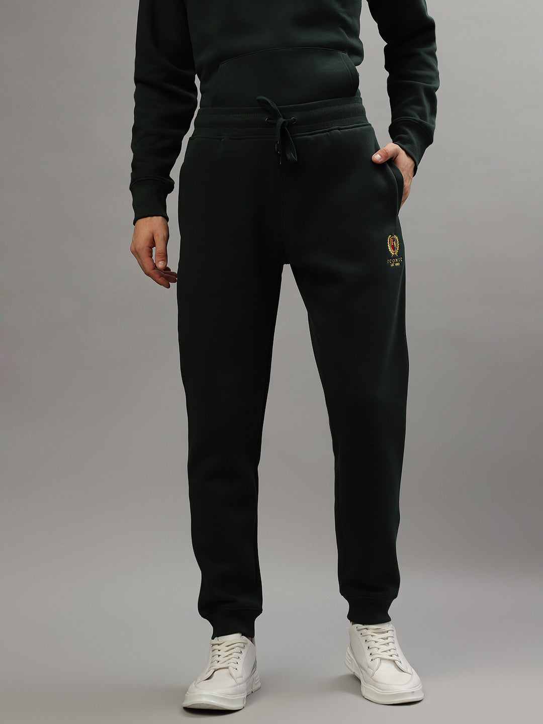 Iconic Men Green Solid Regular Fit Mid-Rise Trackpant