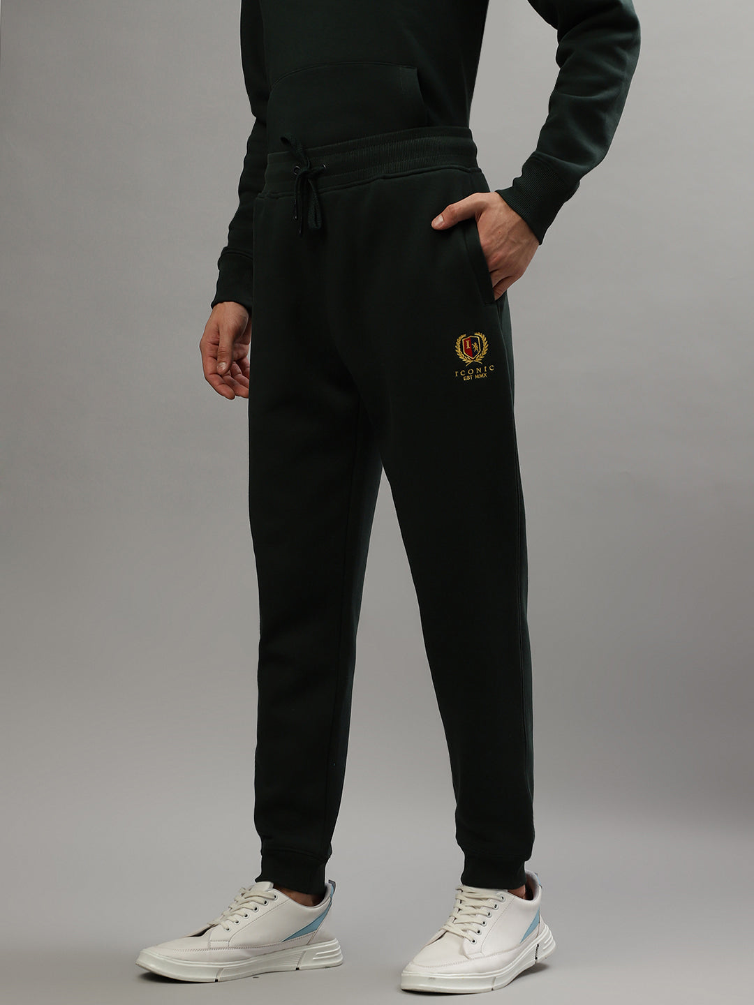 Iconic Men Green Solid Regular Fit Mid-Rise Trackpant