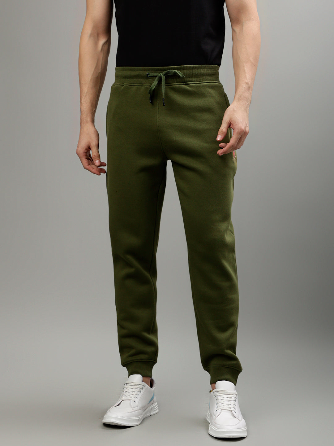 Iconic Men Green Solid Regular Fit Mid-Rise Trackpant