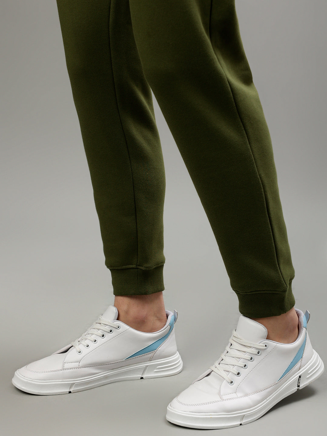 Iconic Men Green Solid Regular Fit Mid-Rise Trackpant