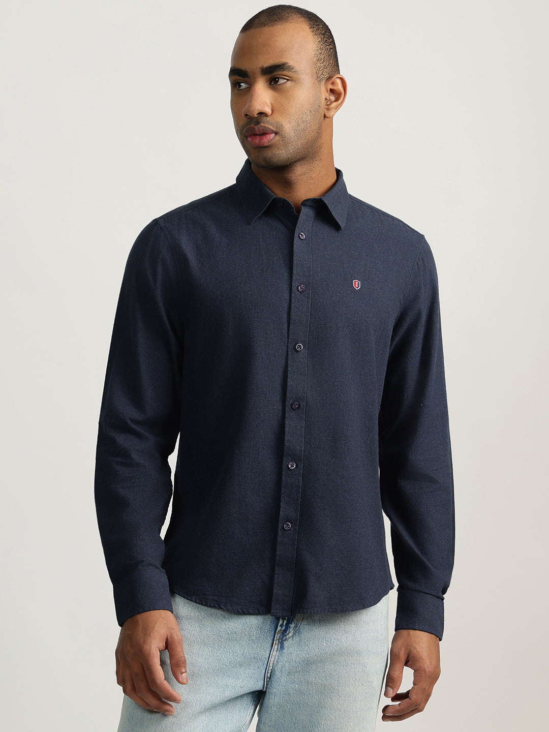 Iconic Men Navy Blue Solid Spread Collar Full Sleeves Shirt