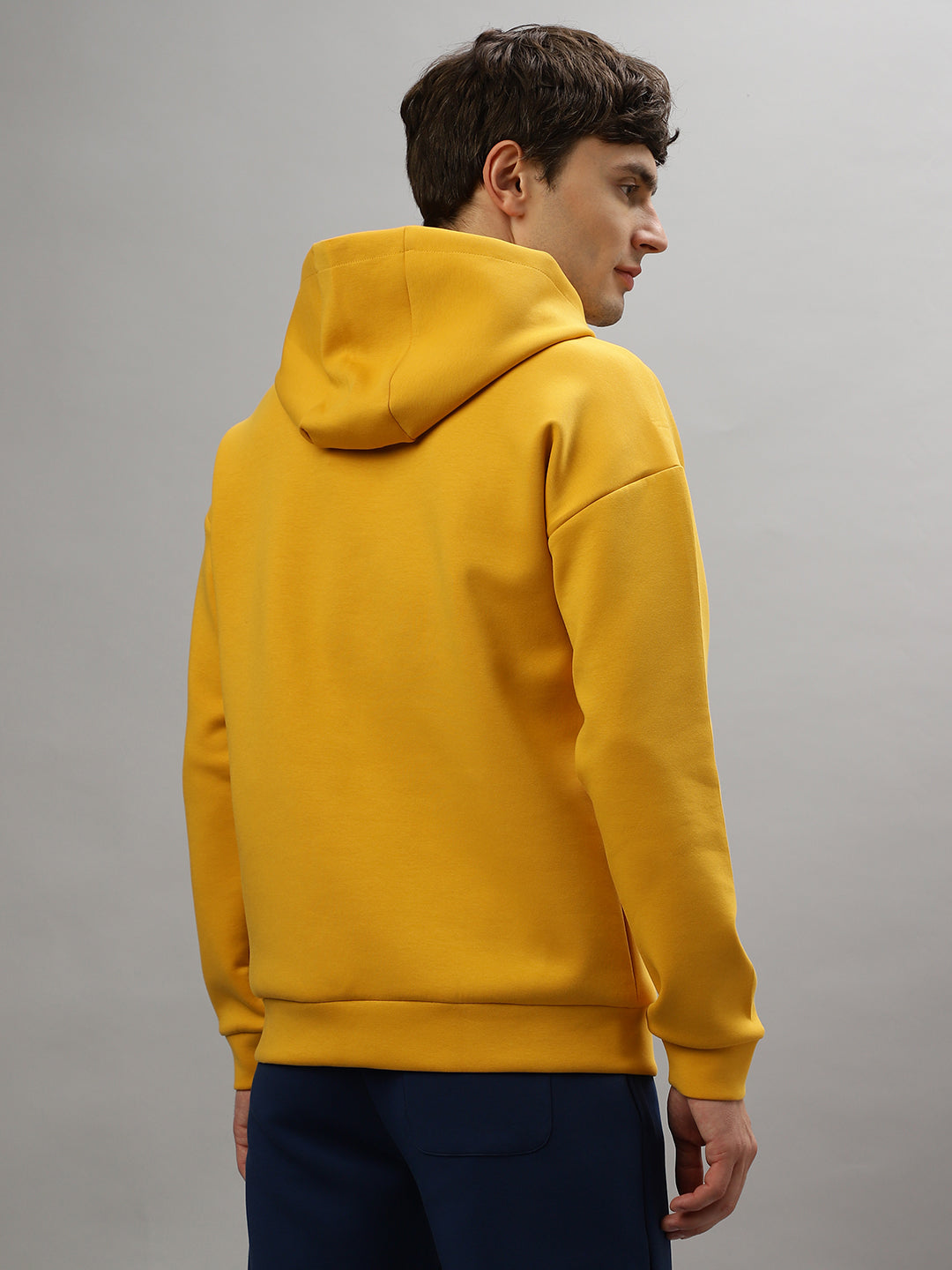 Iconic Men Mustard Solid Round Neck Full Sleeves Sweatshirt