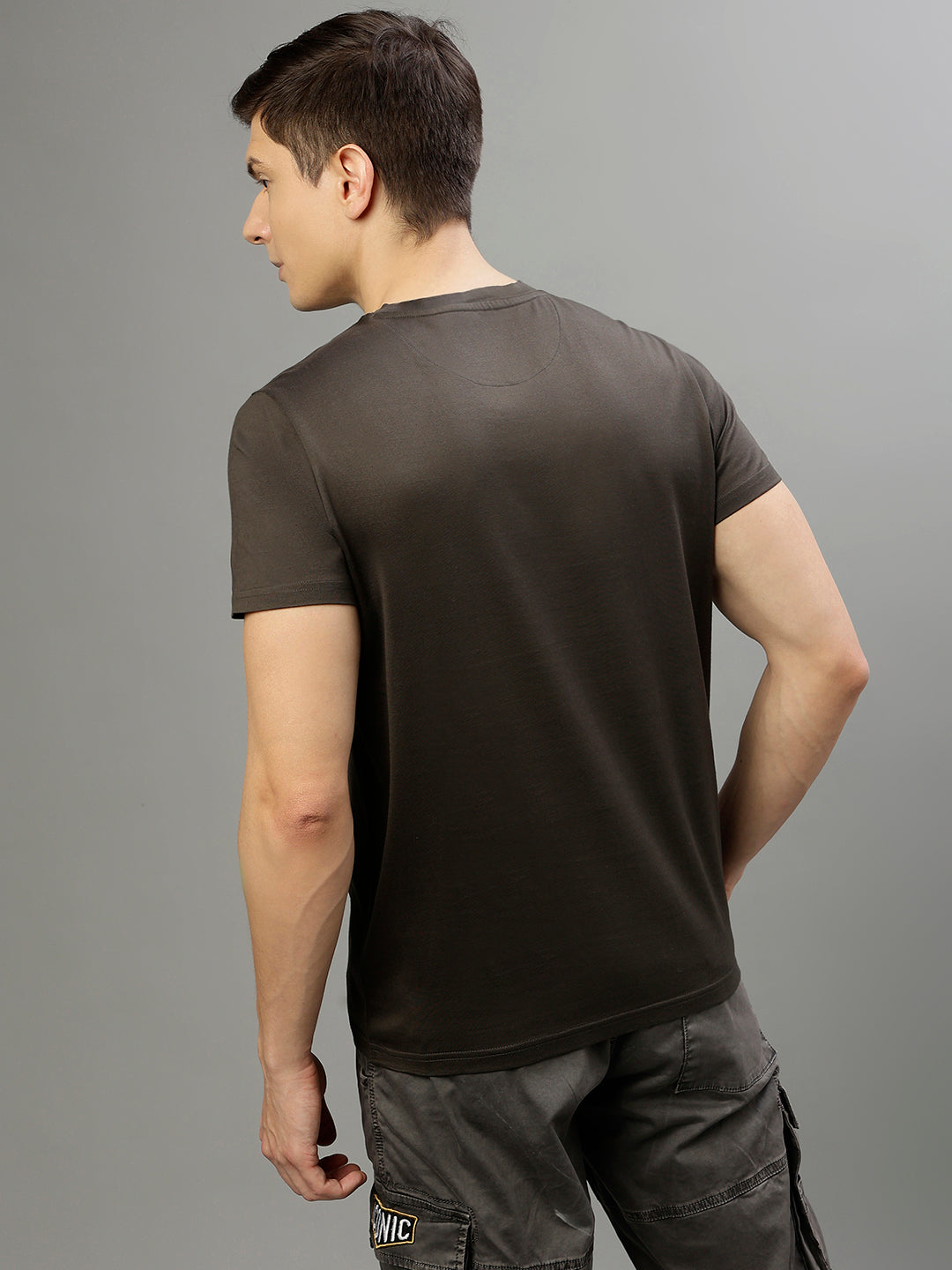 Iconic Men Black Solid Round Neck Short Sleeves T-Shirt