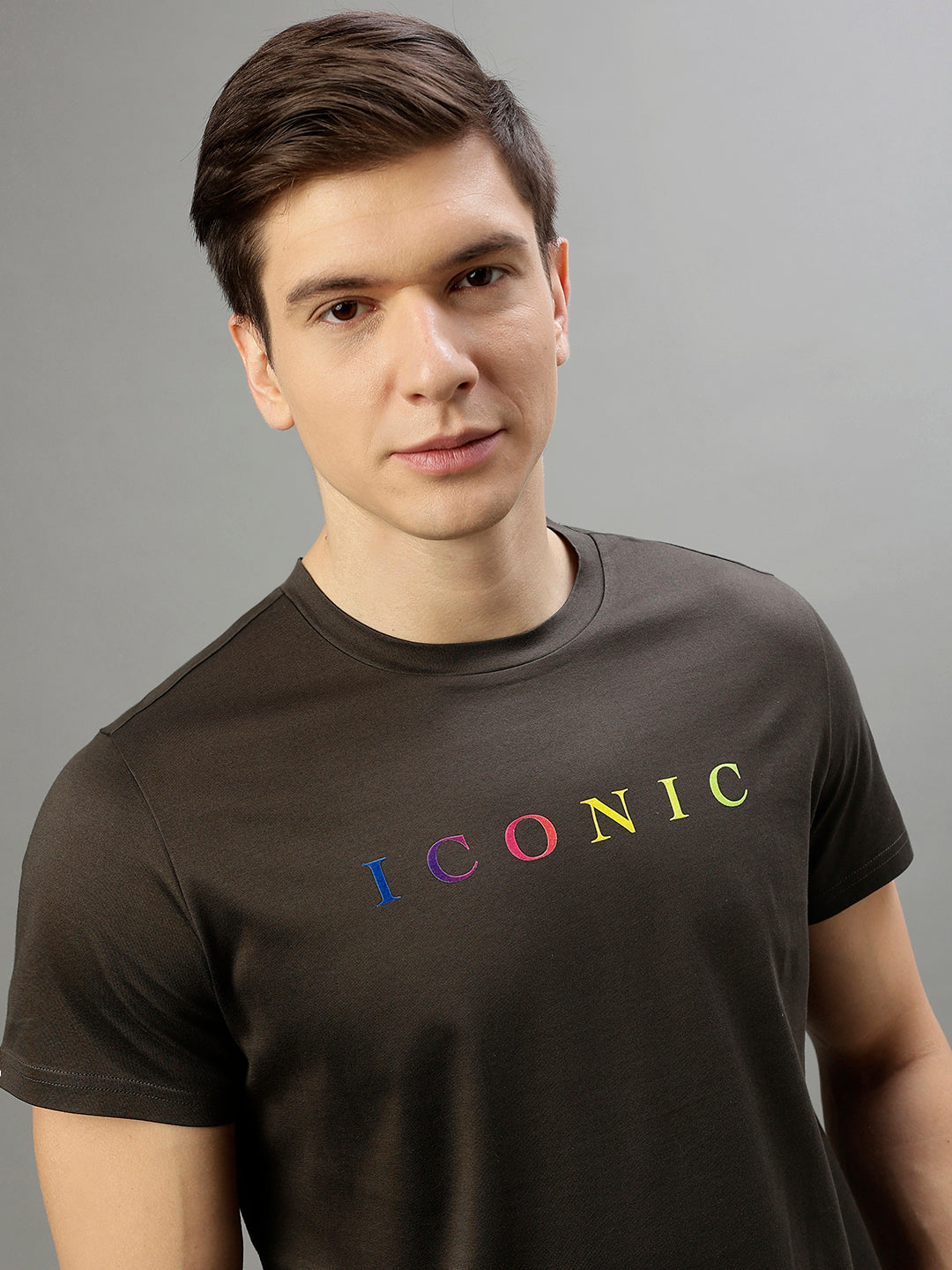 Iconic Men Black Solid Round Neck Short Sleeves T-Shirt