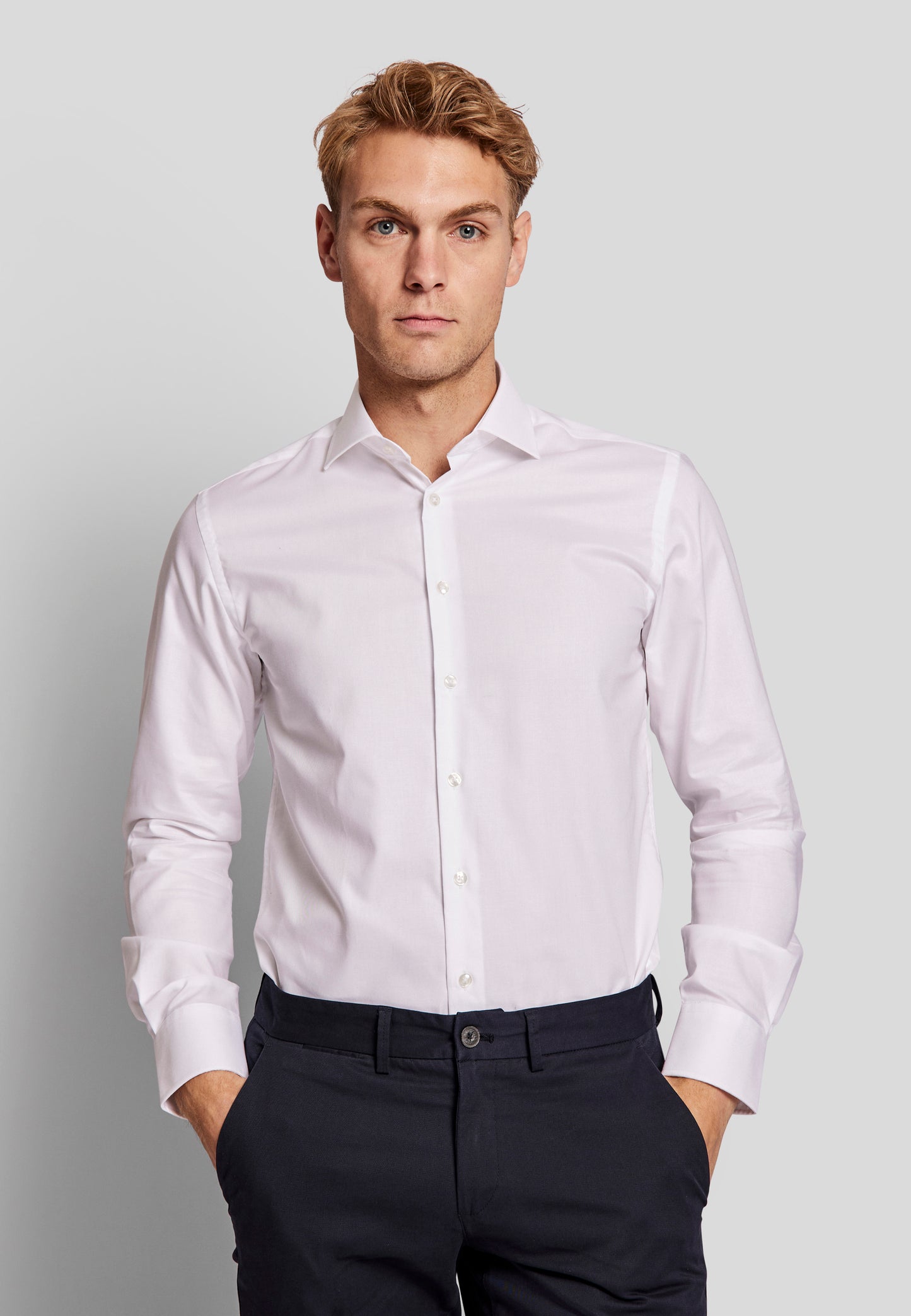 Bruun & Stengade Men Solid Cutaway Collar Full Sleeves Shirt