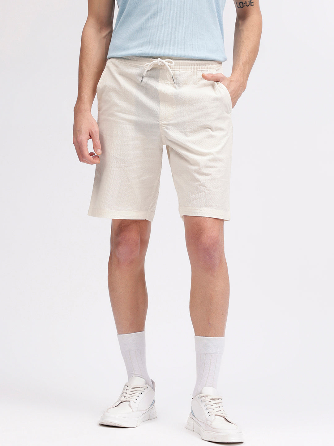 Lindbergh Men White Solid Regular Fit Mid-rise Shorts