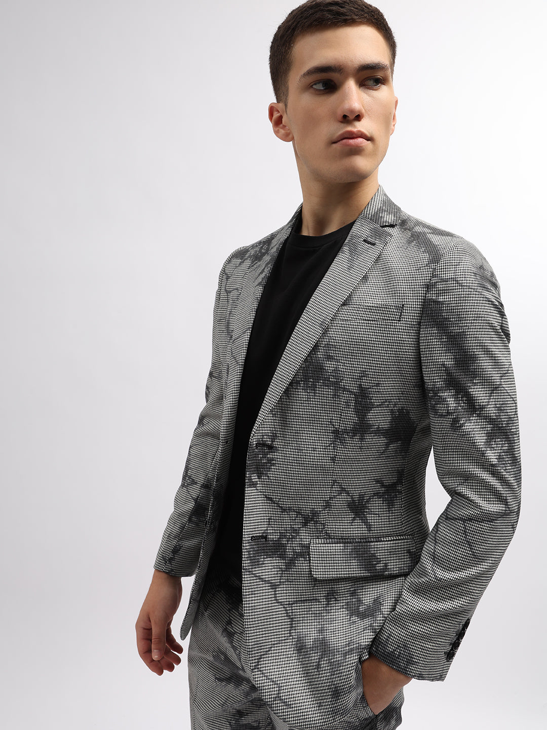 Iconic Men Black Printed Notched Lapel Collar Full Sleeves Blazer