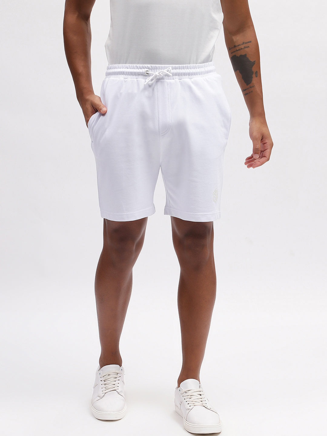 Iconic Men White Solid Regular Fit Shorts