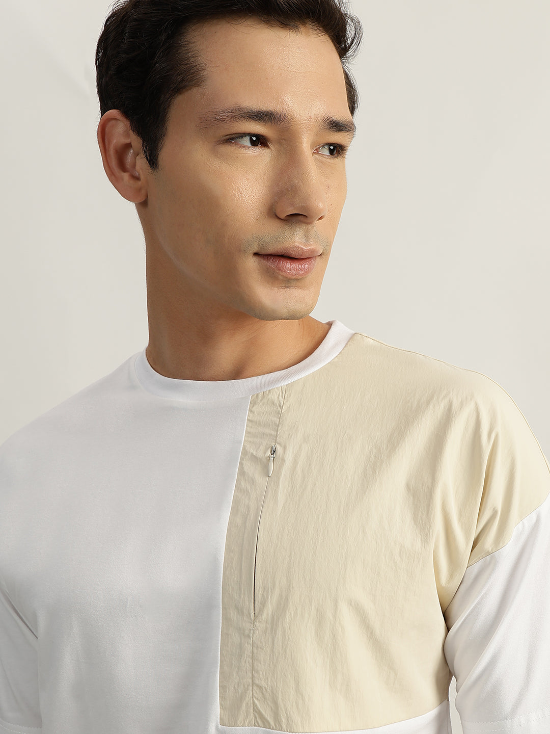 Iconic Men White Colour-Blocked Round Neck Short Sleeves T-Shirt