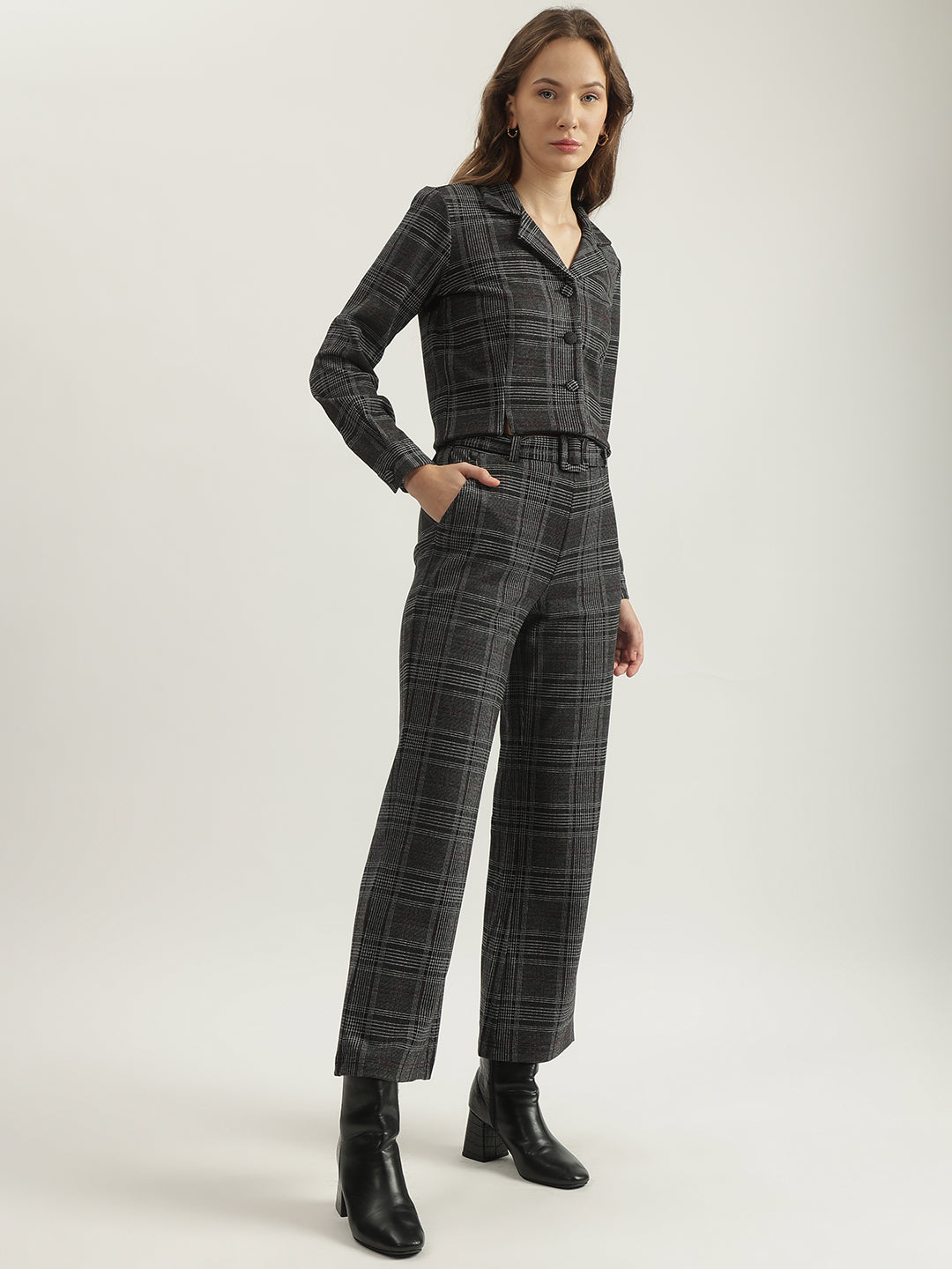 Elle Women Grey Checked Straight Fit High-Rise Flat Front Trouser