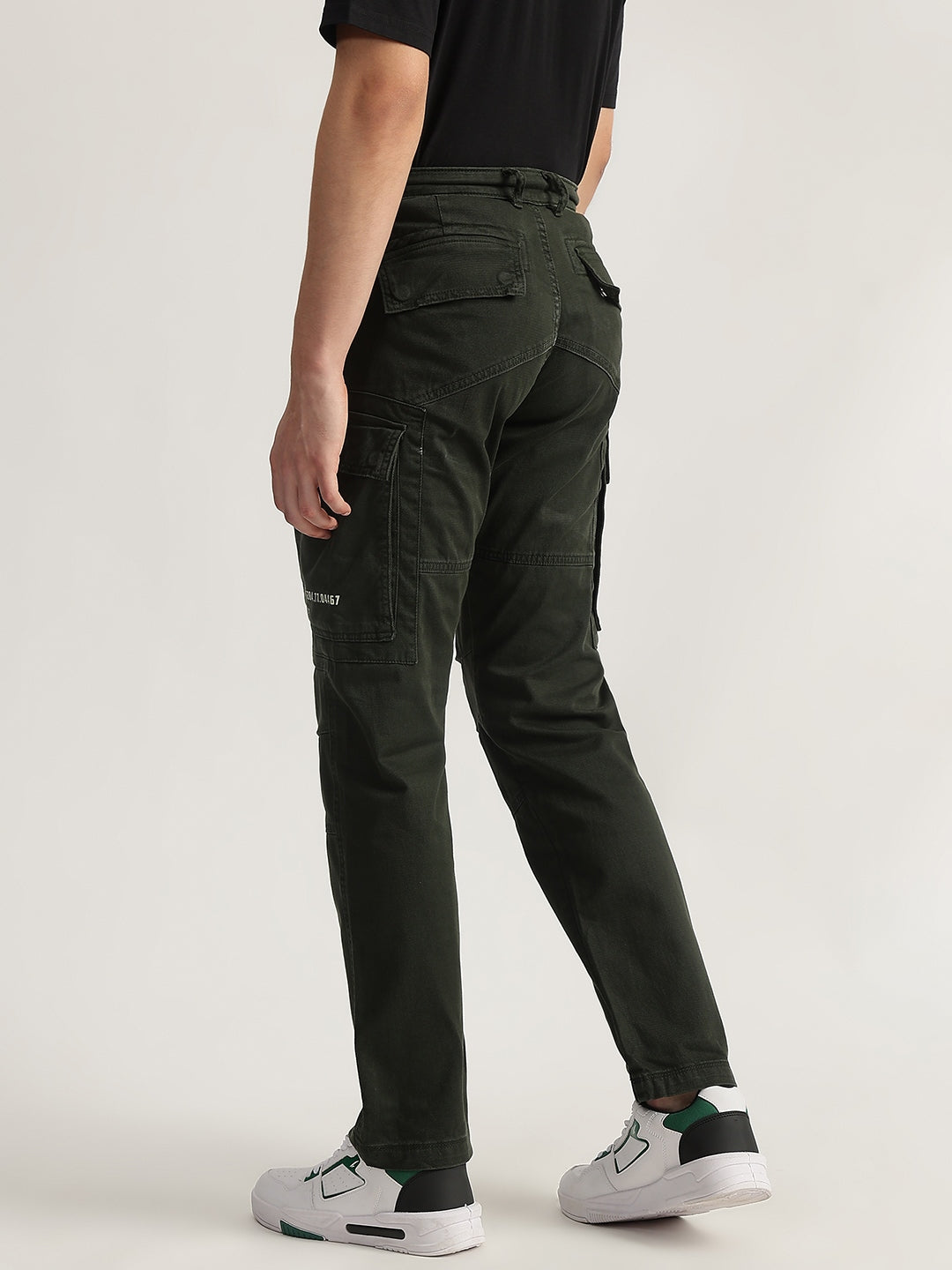 Iconic Men Olive Solid Regular Fit Cargo Trouser