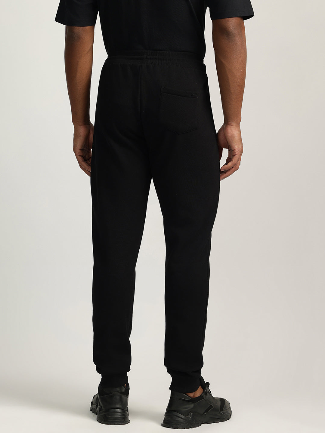 Iconic Men Black Solid Regular Fit Sweatpant