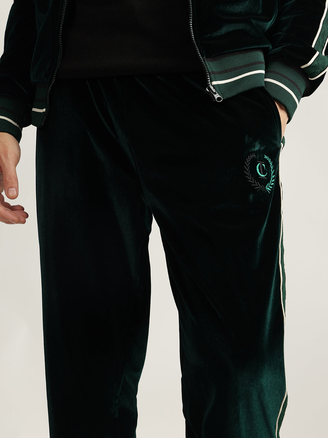 Iconic Men Green Solid Regular Fit Joggers Style Sweatpant