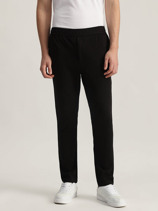 Iconic Men Black Solid Regular Fit Trackpant