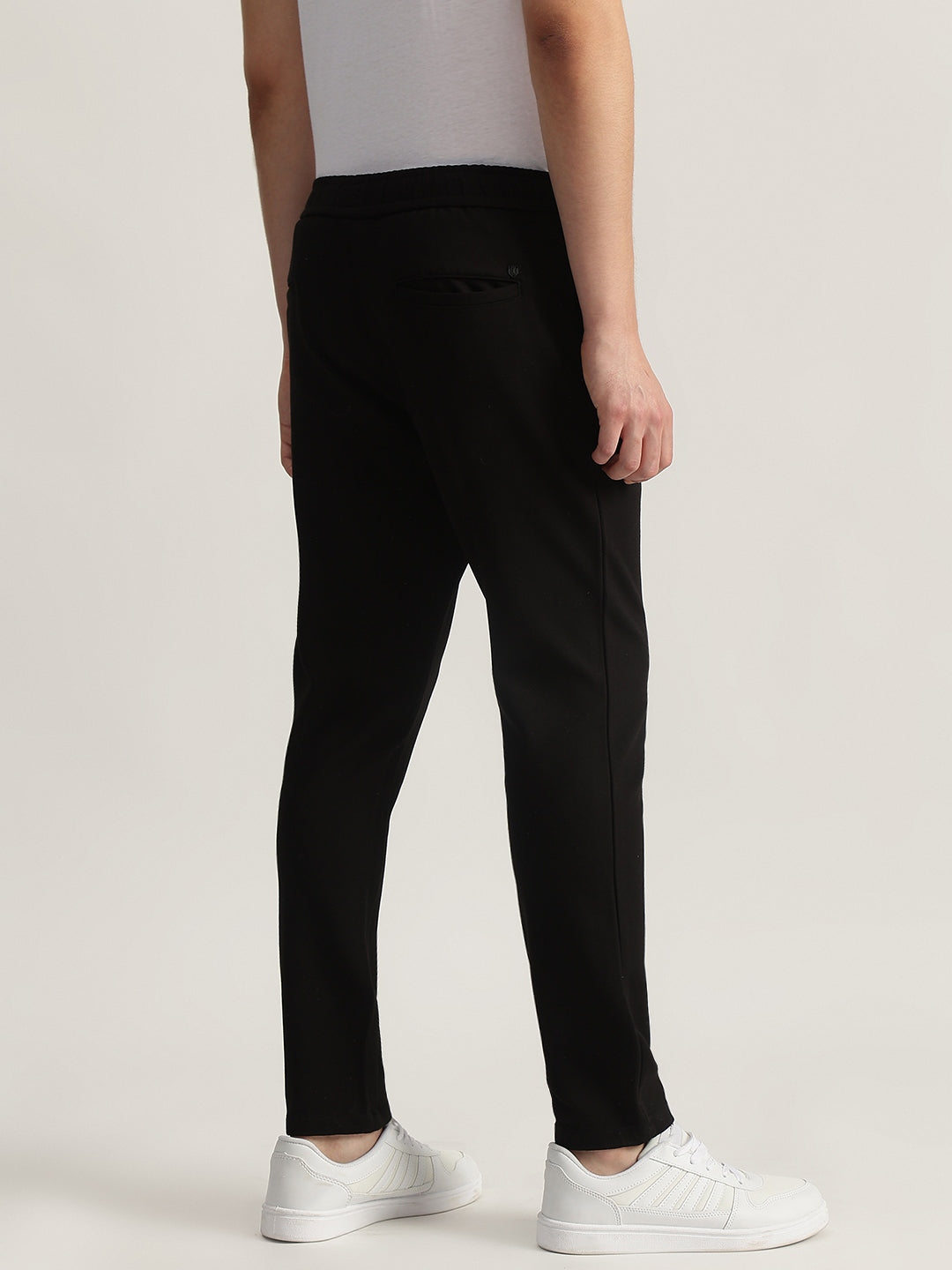 Iconic Men Black Solid Regular Fit Trackpant