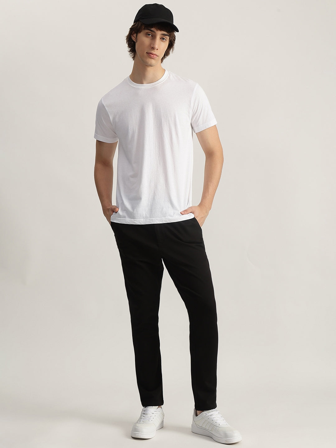 Iconic Men Black Solid Regular Fit Trackpant