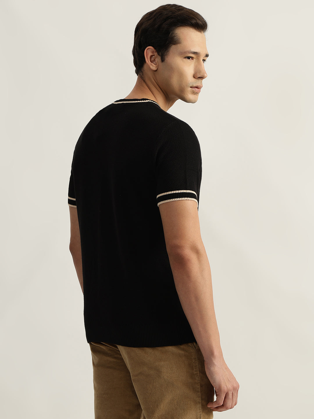 Iconic Men Black Solid Round Neck Short Sleeves T-Shirt