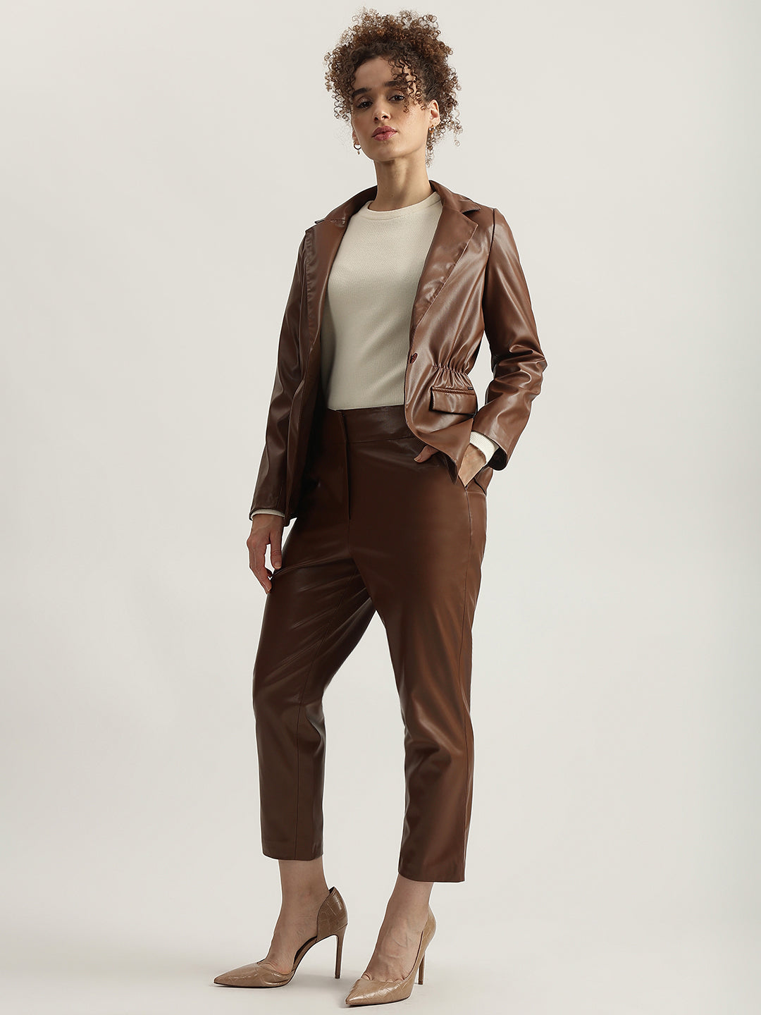 Iconic Women Brown Solid Notched Collar Full Sleeves Single Breasted Blazer