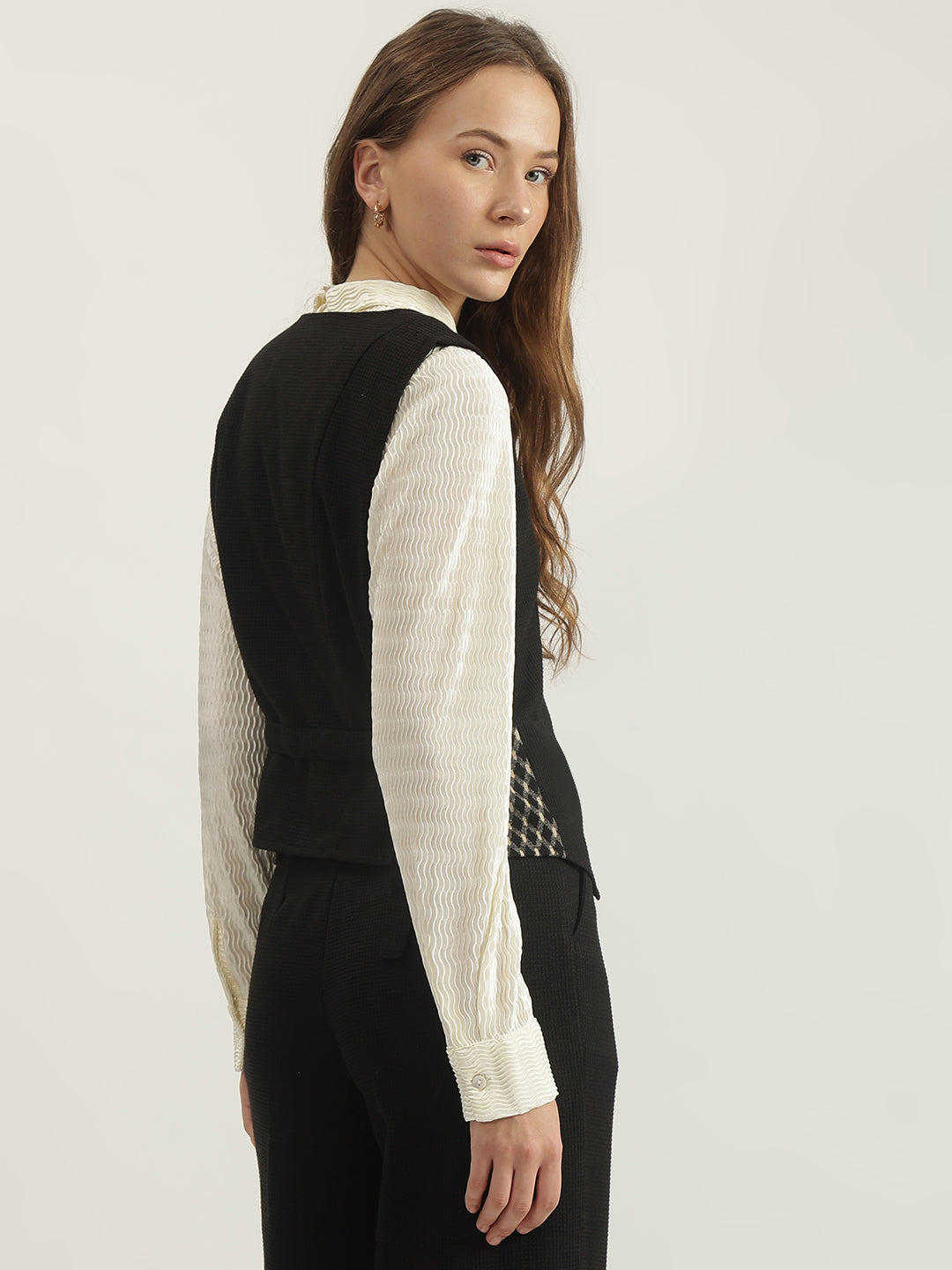 Iconic Women Black Solid V-Neck Sleeveless Waistcoat