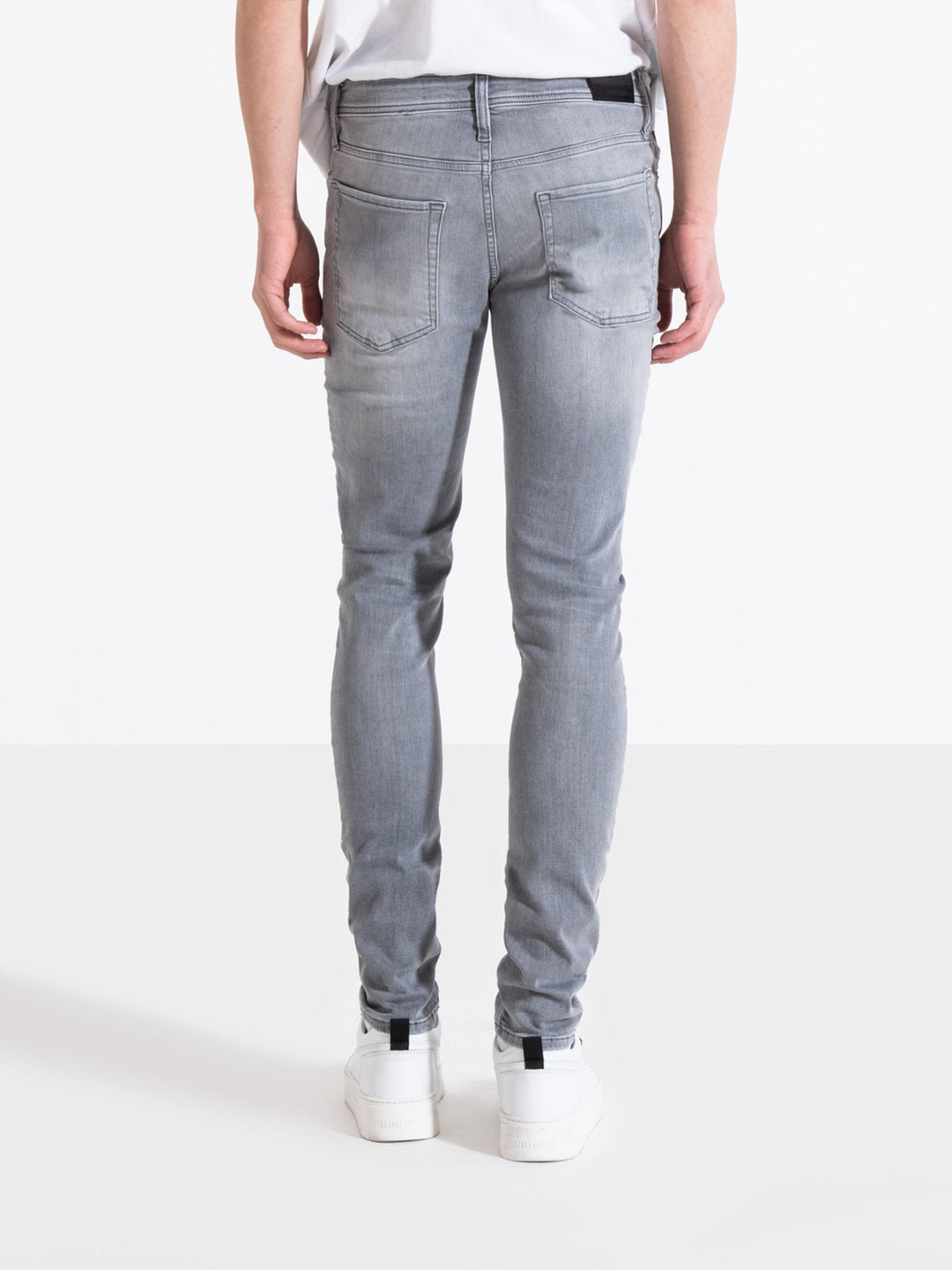 Antony Morato Men Grey Washed Mid-Rise Tapered Fit Jeans