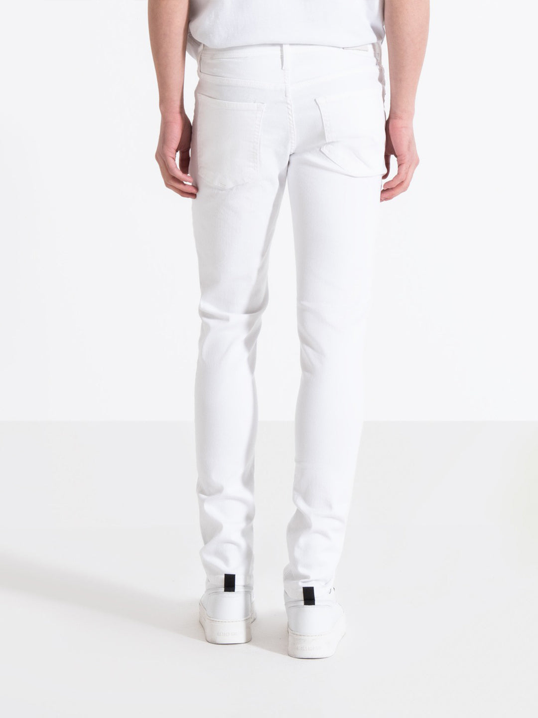 Antony Morato Men White Solid Mid-Rise Tapered Fit Jeans