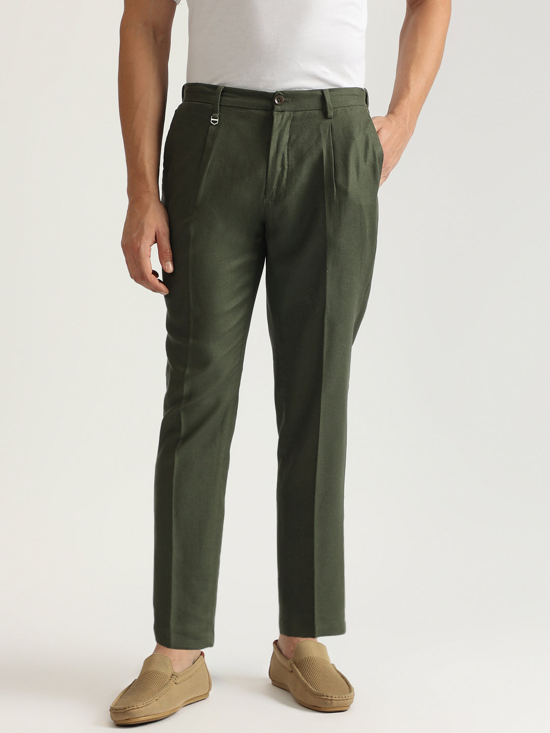 Antony Morato Men Green Solid Mid-Rise Carrot Fit Single-pleated Trouser