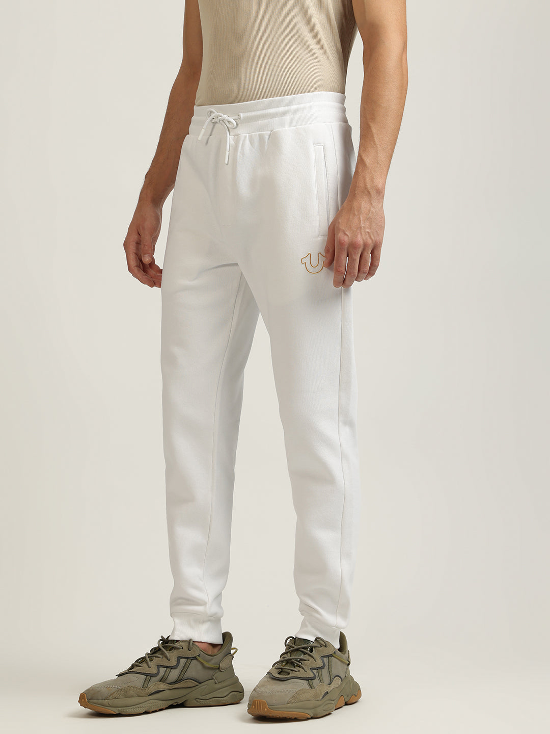 True Religion Men White Solid Regular Fit Mid-Rise Joggers Style Sweatpant