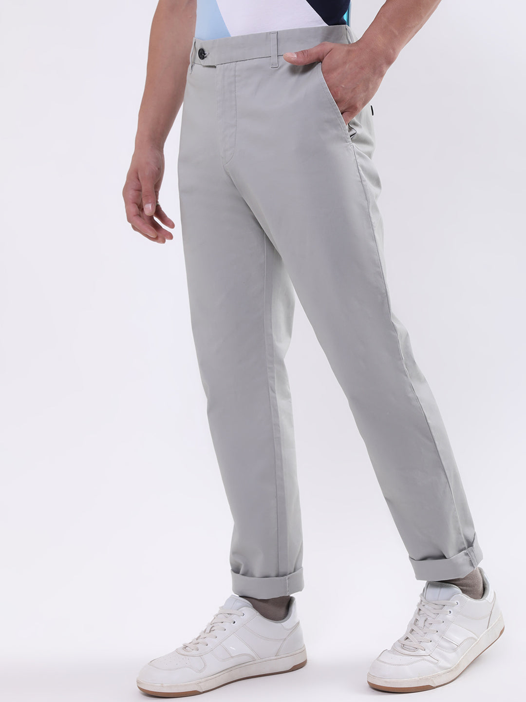 Iconic Men Grey Solid Slim Fit Chinos