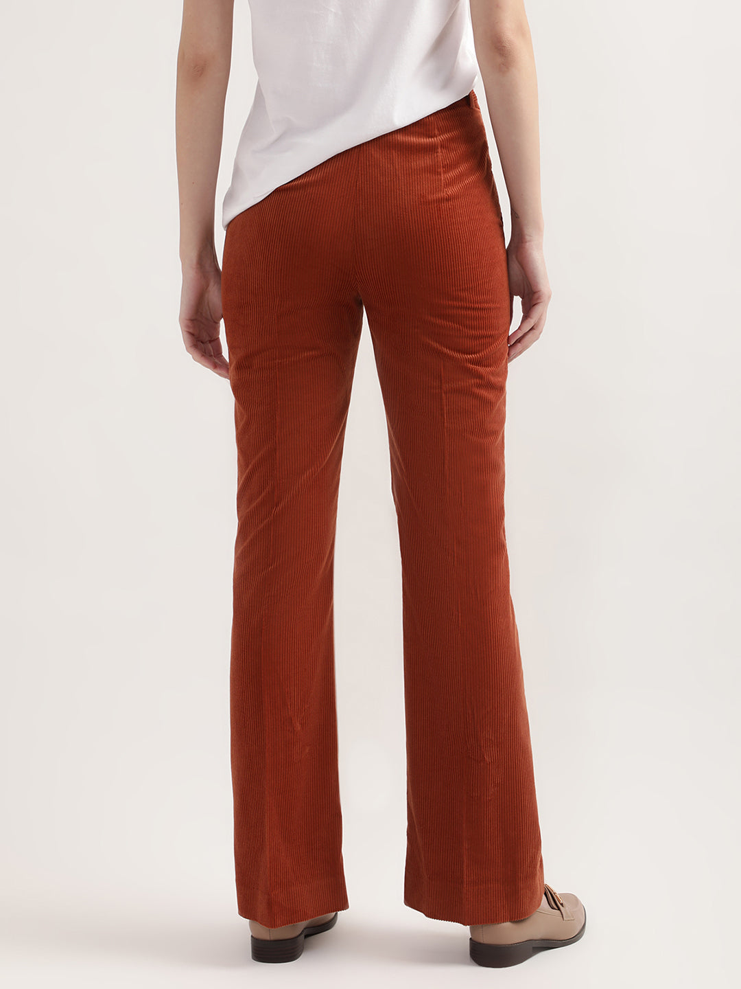 3 New Stunning Burnt Orange Pants You Need To Launch Your Official Fall  Wardrobe With Today  Orange pants outfit Fall wardrobe Orange pants