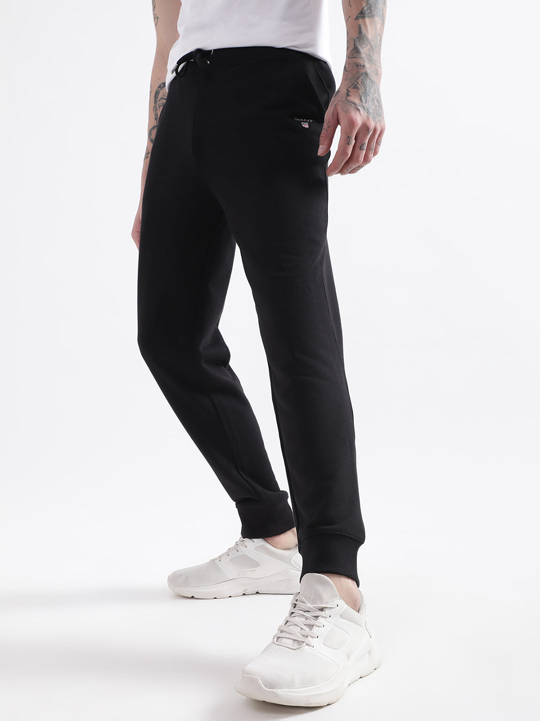 Gant Men Black Solid Relaxed Fit Sweatpant