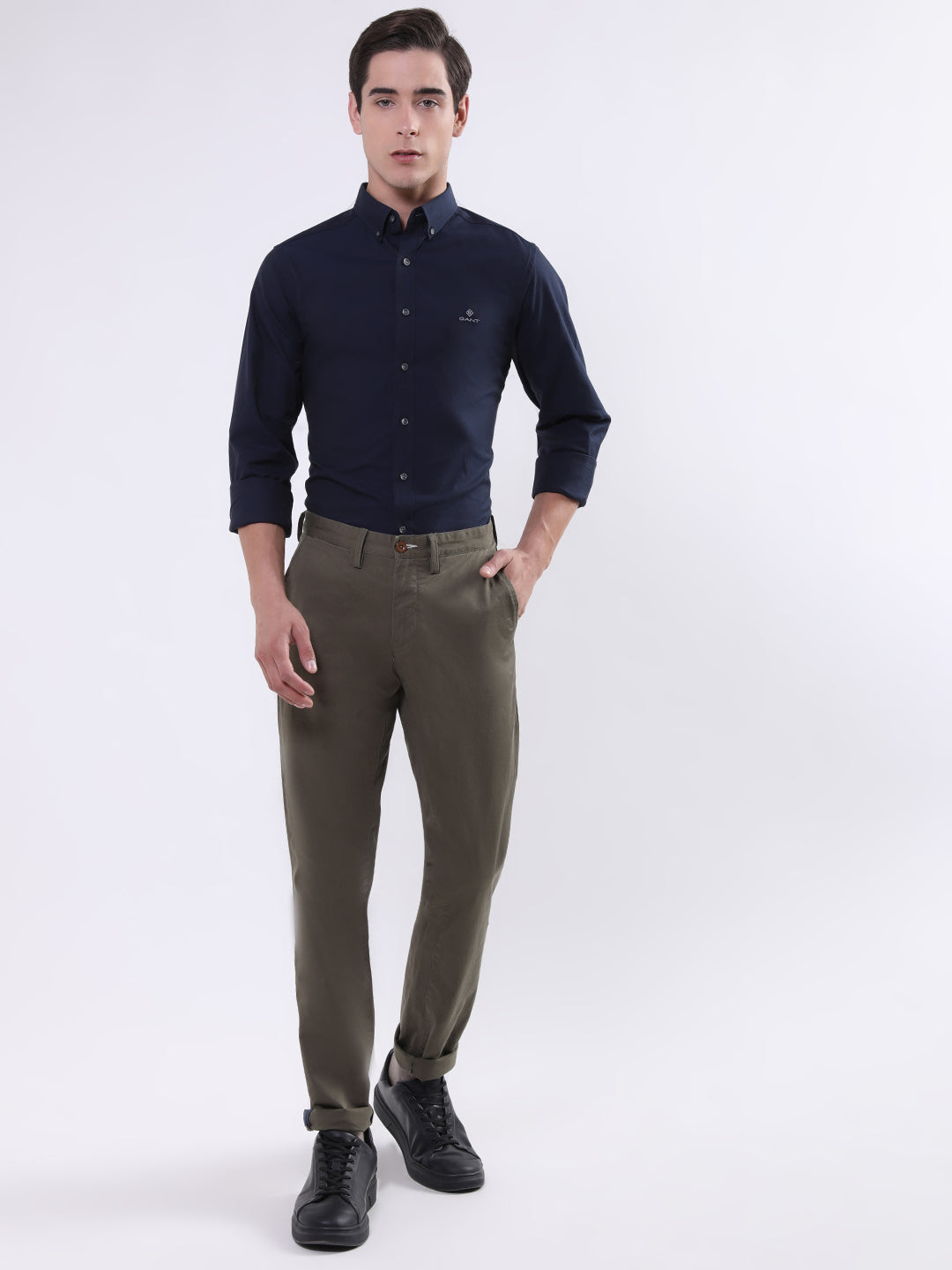 Gant Men Mid-Rise Smart Slim Fit Cotton Chinos Trousers