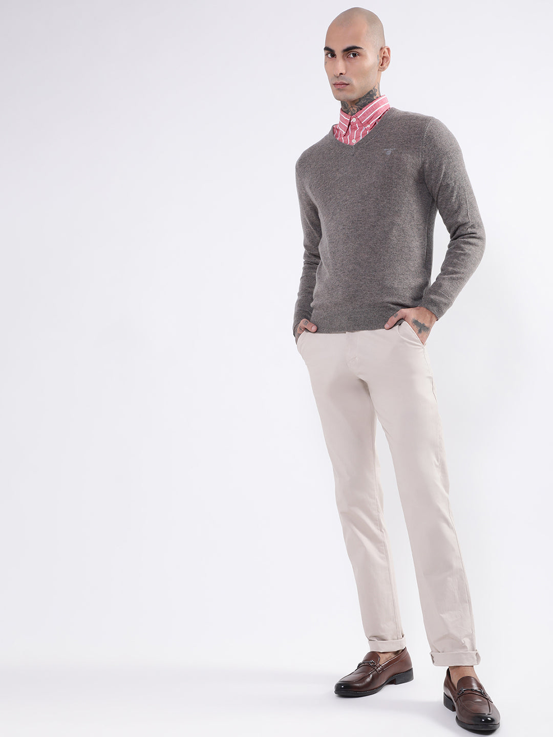 Gant Men Grey Solid V Neck Sweater