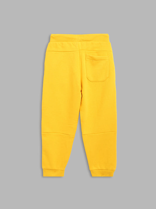 Blue Giraffe Boys Yellow Solid Regular Fit Sweatpant