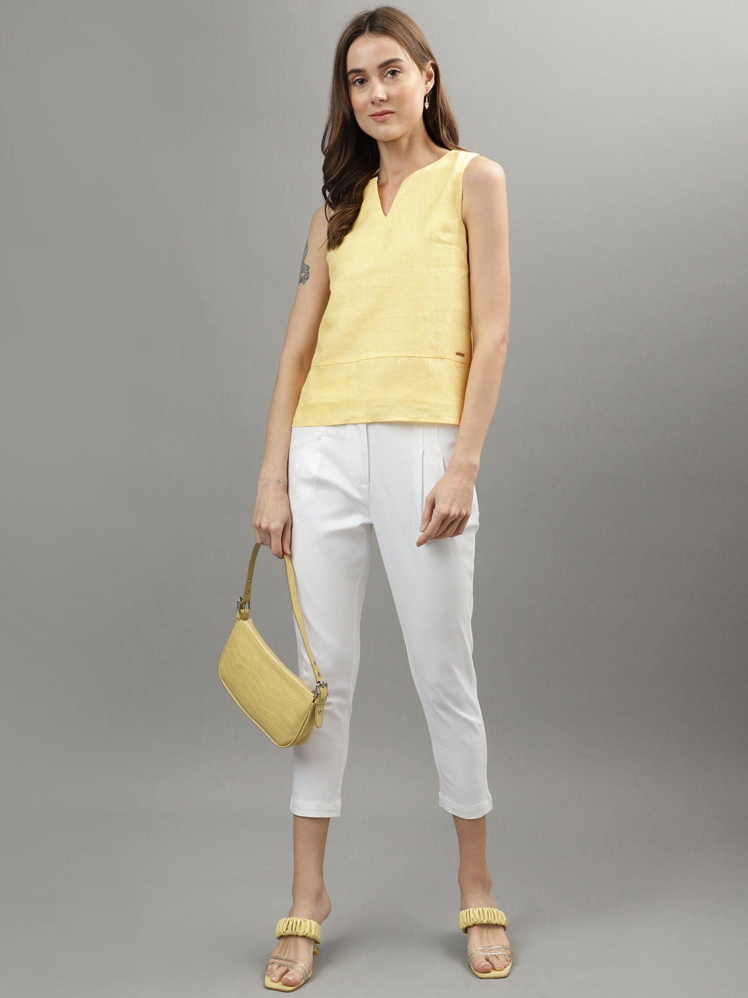 Iconic Women Yellow Solid Round Neck Top