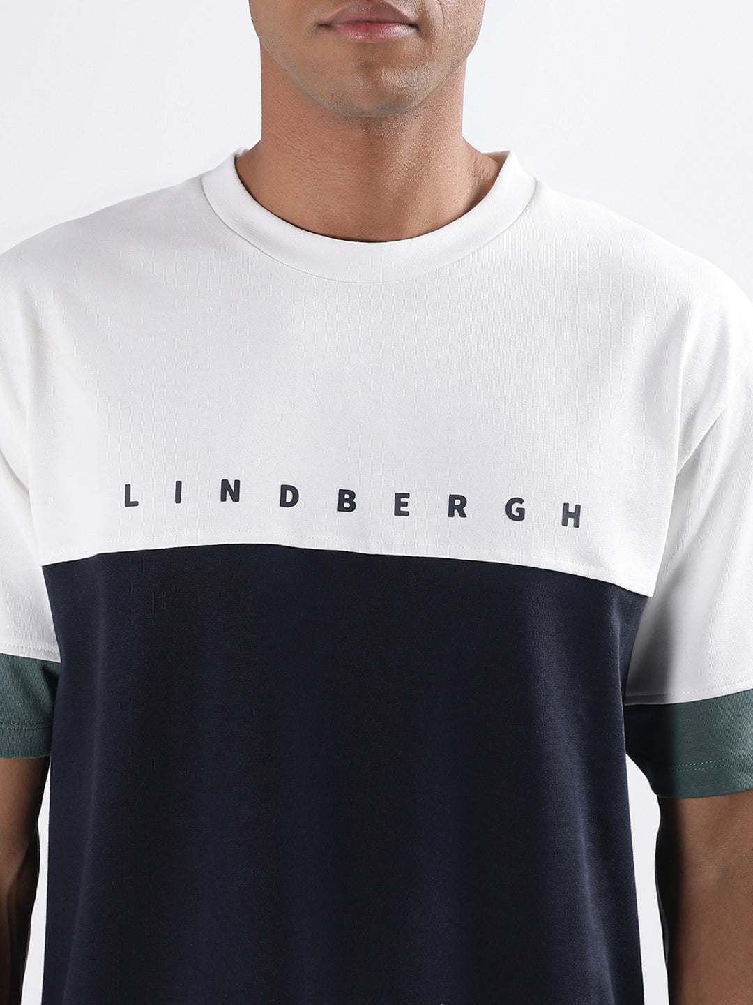 Lindbergh Off White Logo Oversize Fit T-Shirt