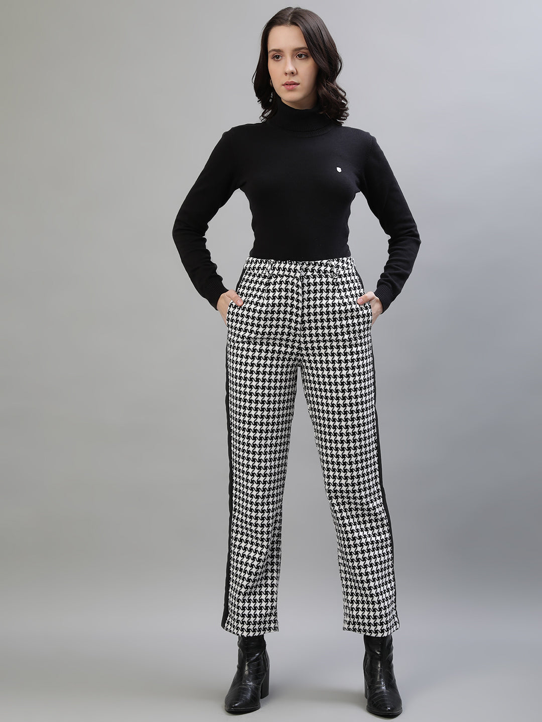 Iconic Women Multi Checked Regular Fit Trouser