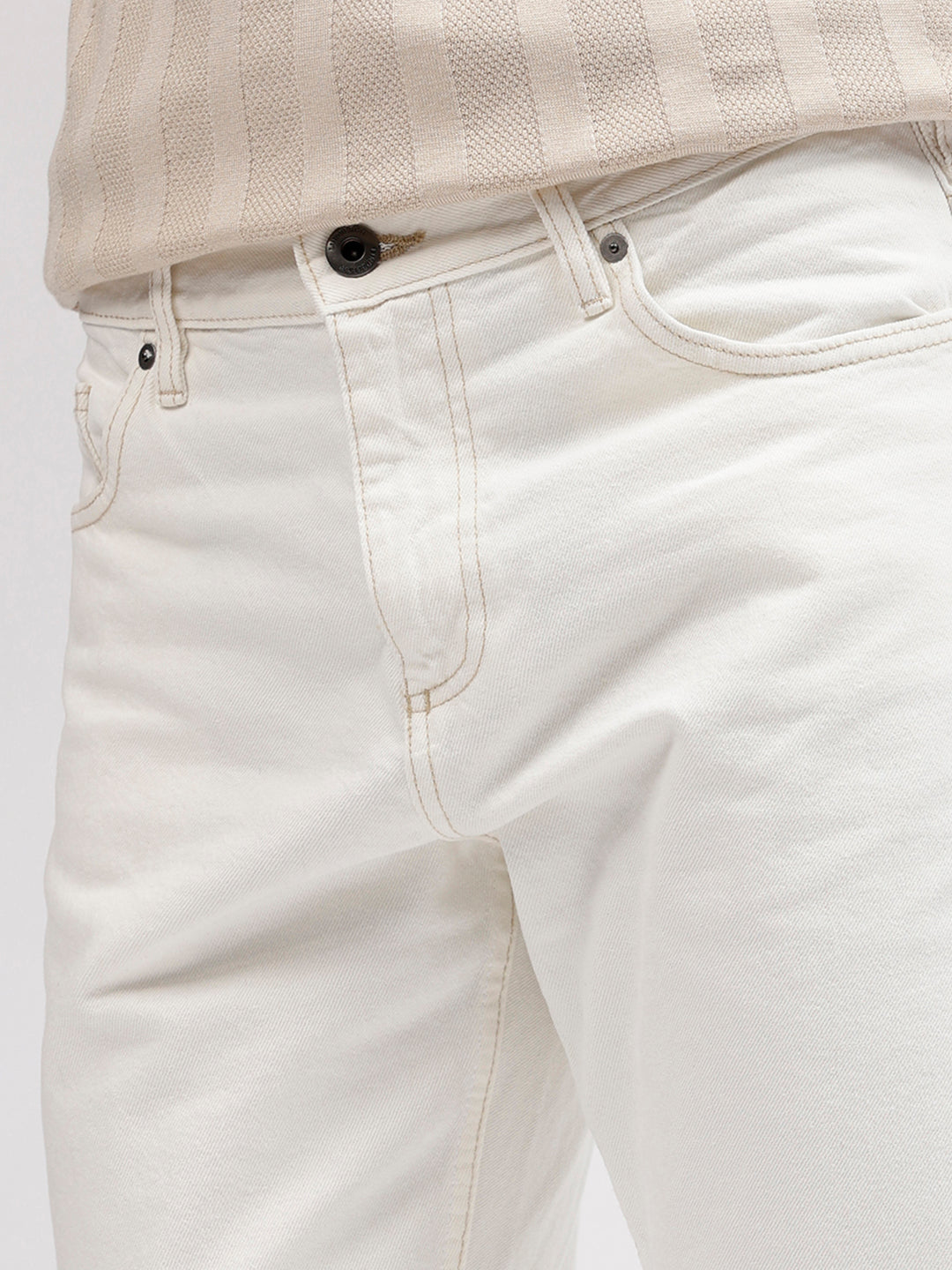 Lindbergh Men White Solid Oversized Mid-Rise Jeans