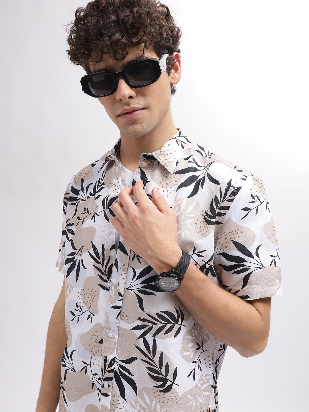 Iconic Men Multi Printed Spread Collar Short Sleeves Shirt