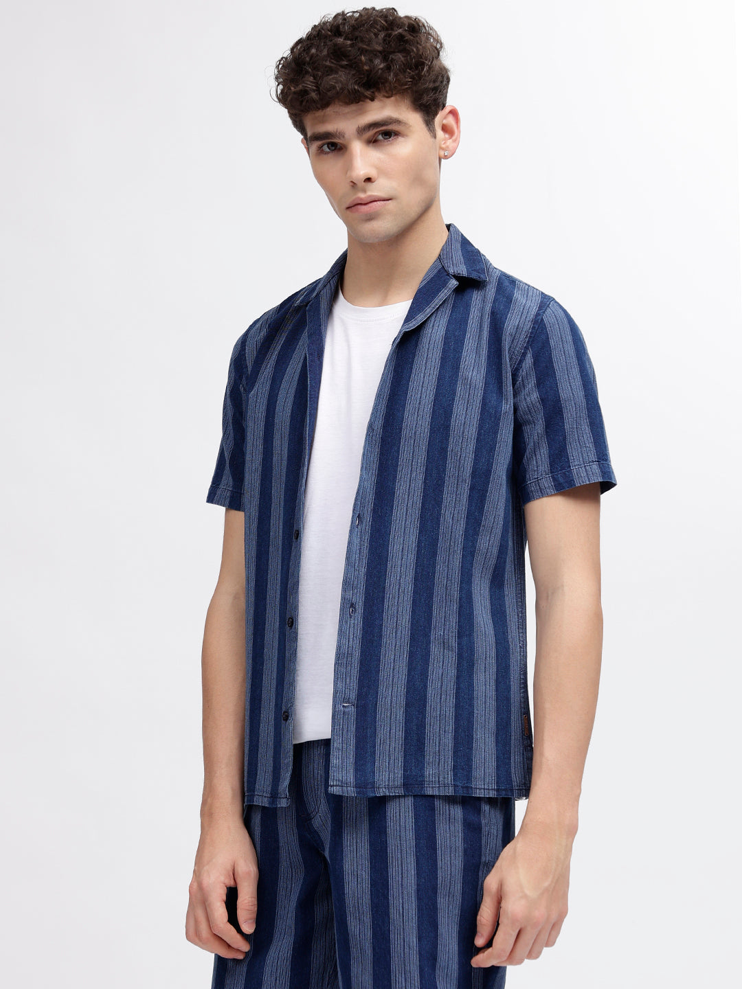 Iconic Men Blue Striped Resort Collar Short Sleeves Shirt